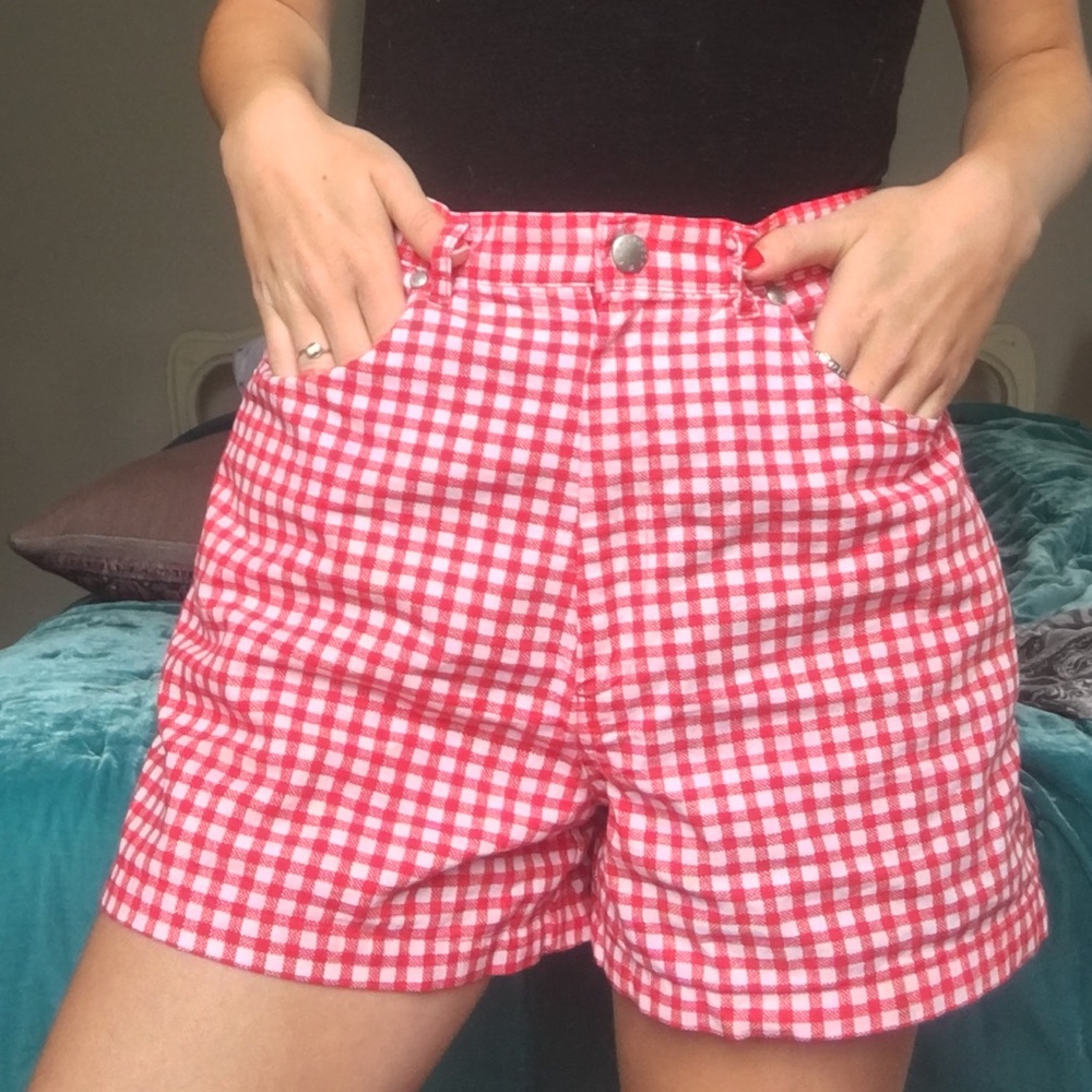 Vintage red & white high waisted checkered shorts